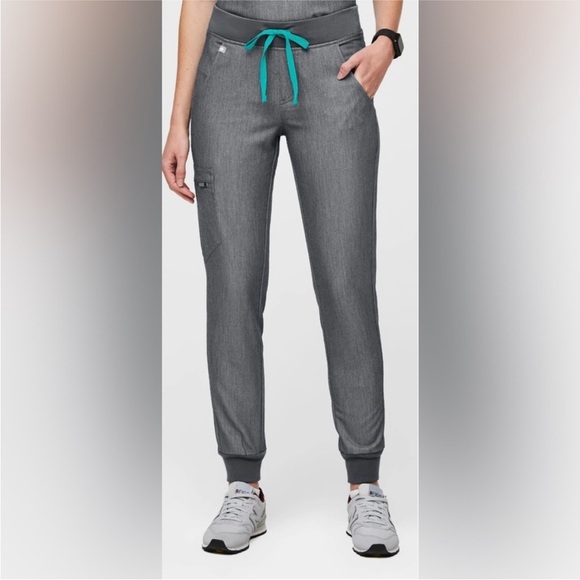 Figs Pants - FIGS Zamora Jogger in Graphite